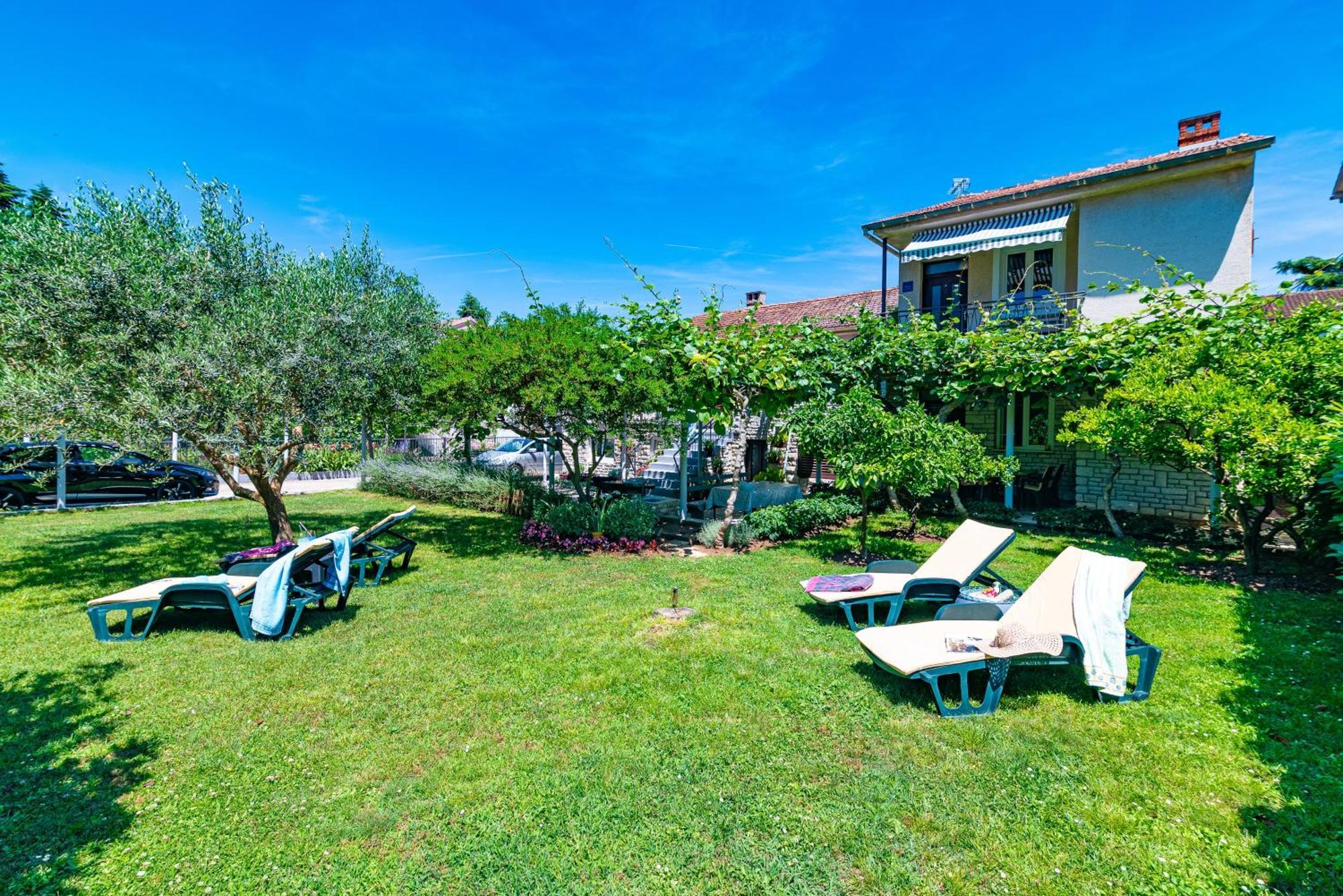 With A Parking Space - 18334 Apartman